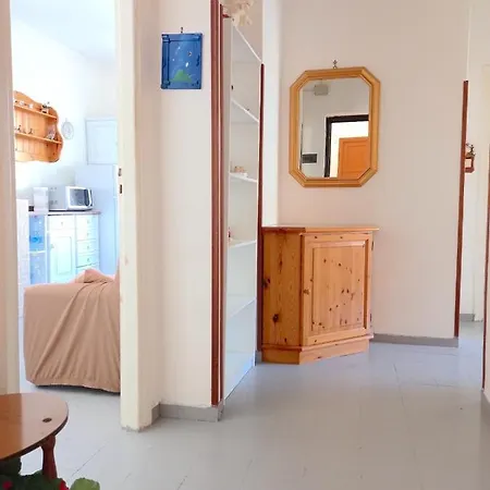 Casa Fronte Con Posto Auto Coperto Riservato *