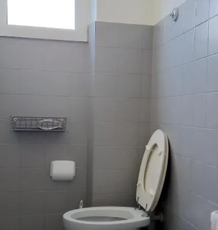 Casa Fronte Con Posto Auto Coperto Riservato Sperlonga